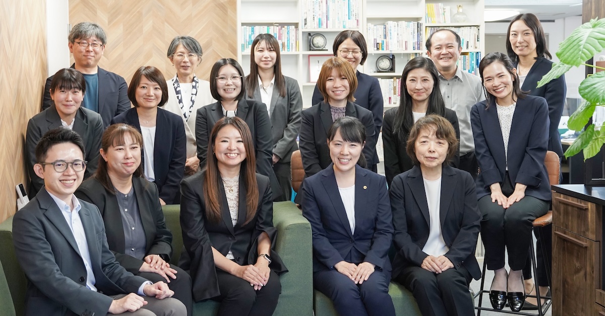 徹底したペーパーレス化と法律重視の運営で、100名規模を目指す社労士事務所